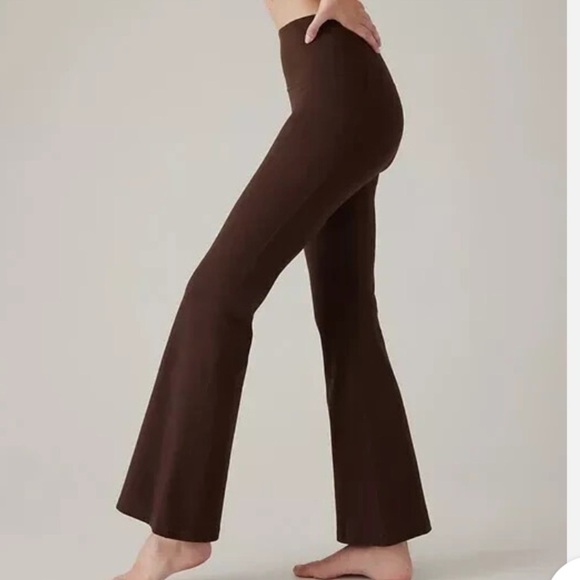LIKE NEW Athleta Salutation Stash Flare Pant Toasted Brown - Picture 2 of 7